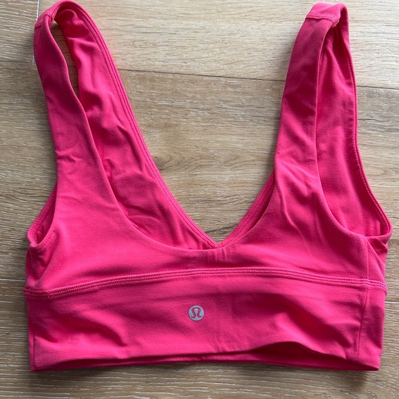 LULULEMON Women's Pink V-Neck Align Bra - Picture 2 of 3